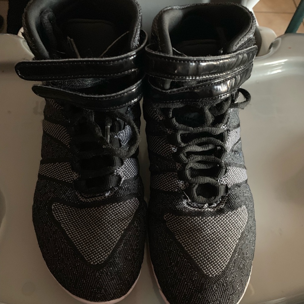 Nfinity titans size 7 (used)
